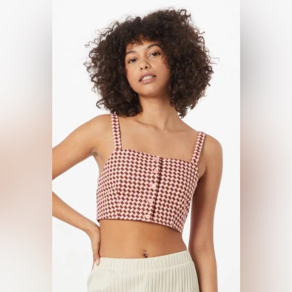 NWT Levi’s Pink and maroon Crop Top